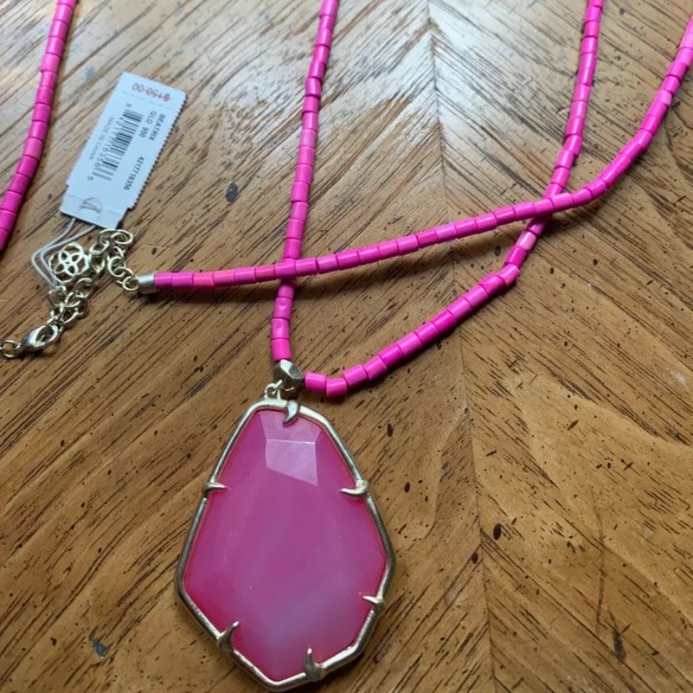 NWT Kendra Scott Beatrix Pink Agate Necklace